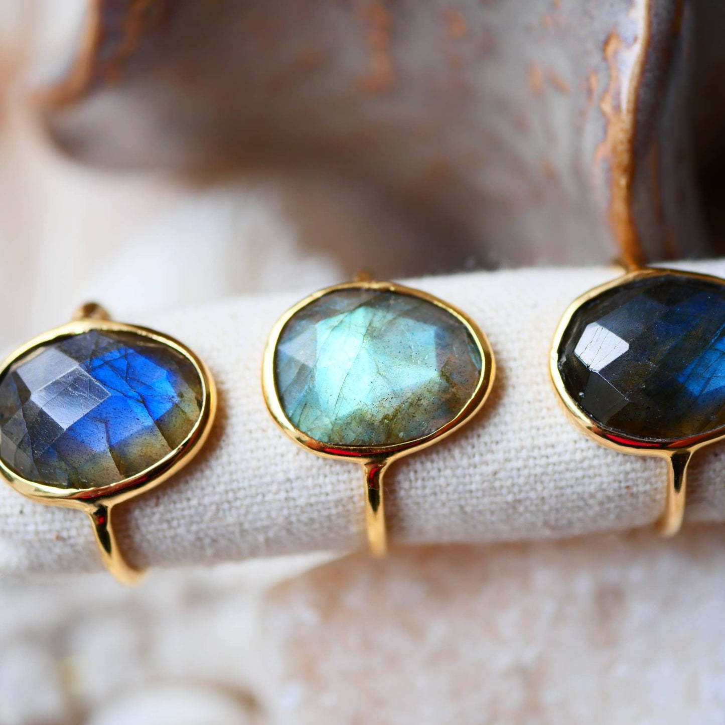 MUKTI Ring mit Labradorit