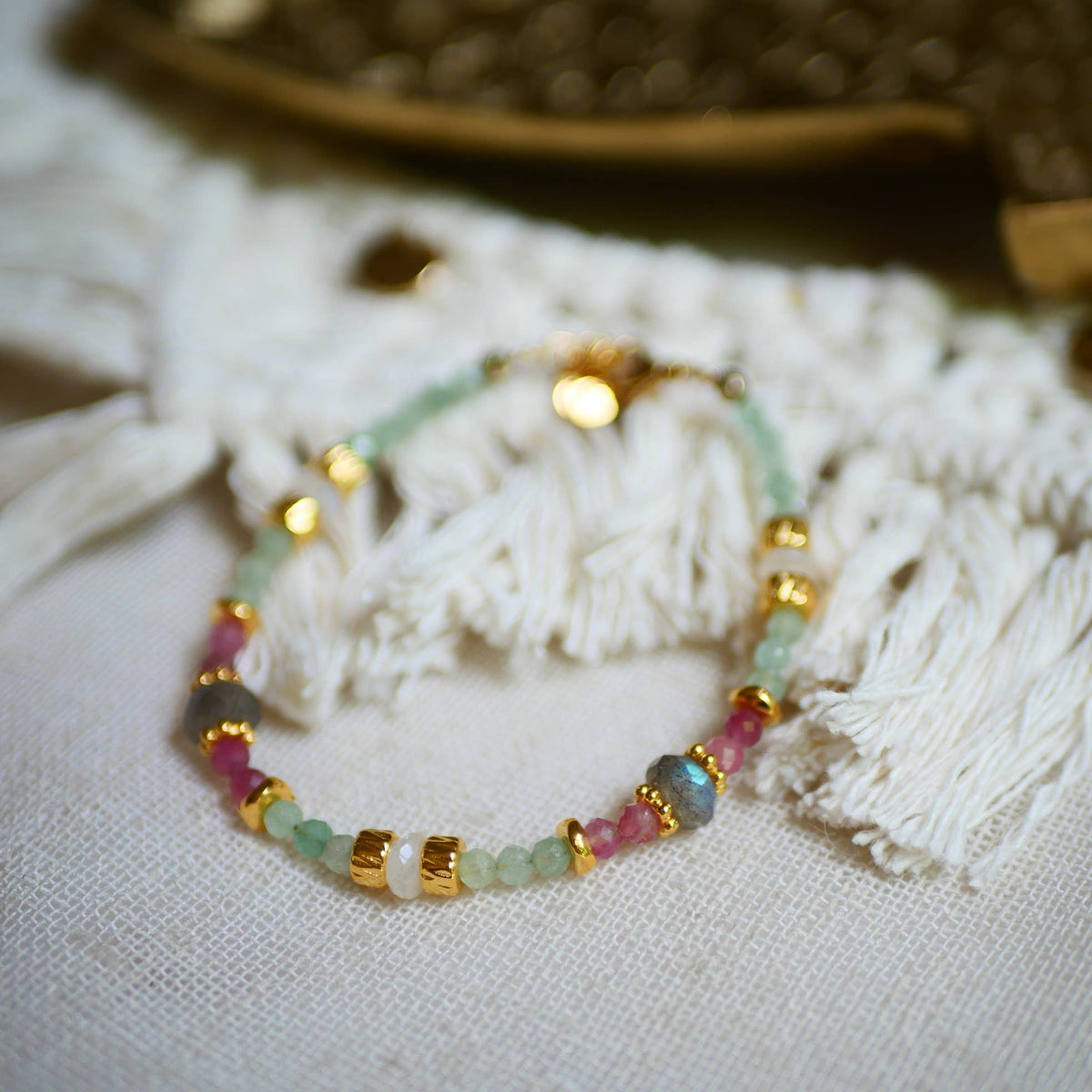 LARIN Armband mit pinkem Turmalin, Mondstein & Labradorit