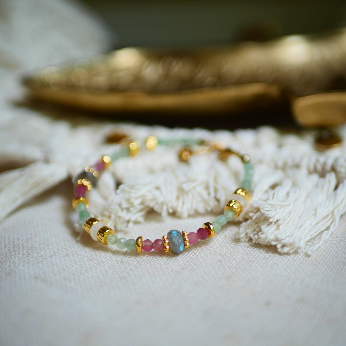 LARIN Armband mit pinkem Turmalin, Mondstein & Labradorit