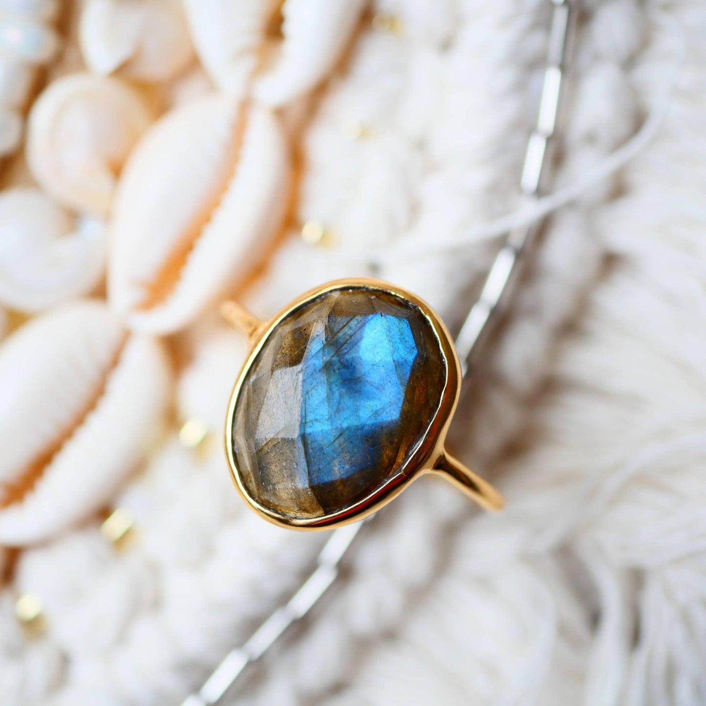 MUKTI Ring mit Labradorit