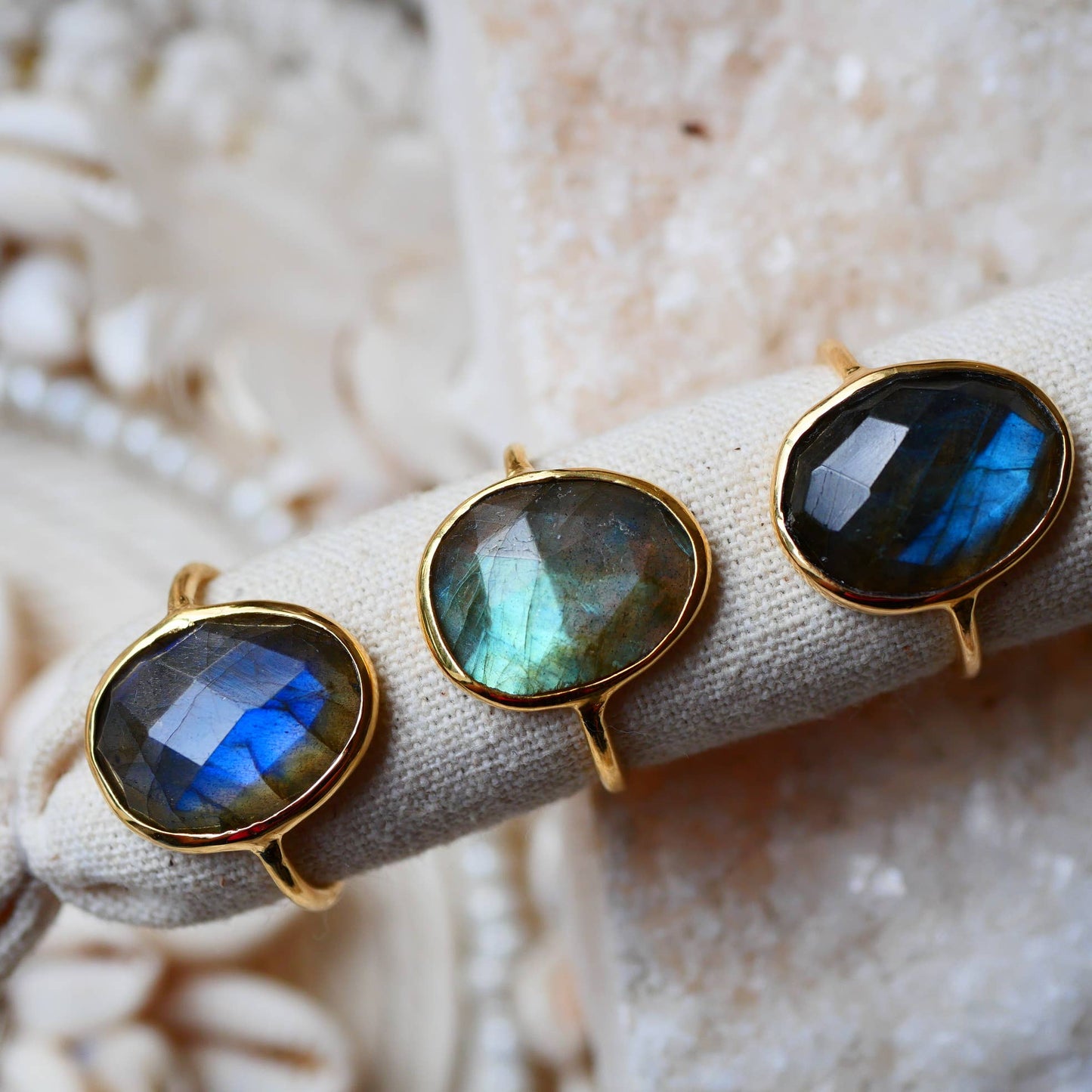 MUKTI Ring mit Labradorit